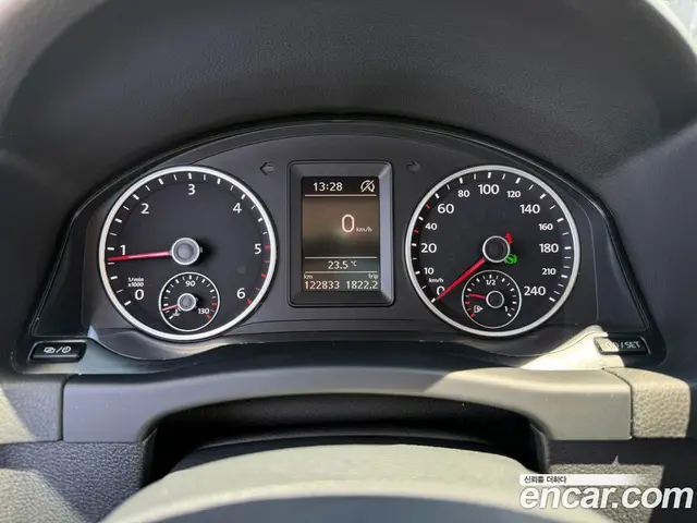 Volkswagen Tiguan 2015 2.0 автомат (гидро), миниатюра 6