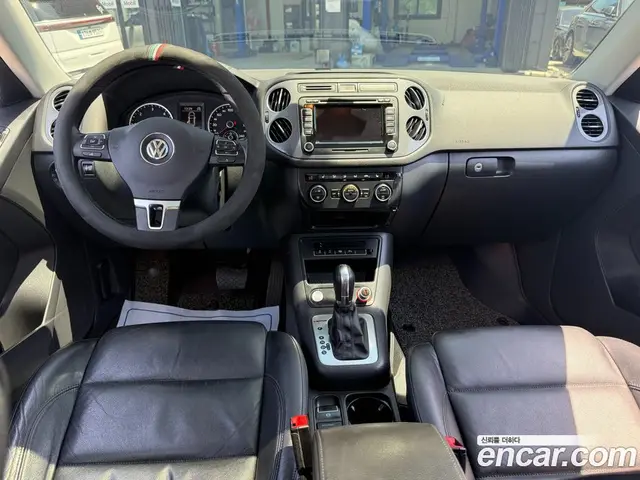 Volkswagen Tiguan 2015 2.0 автомат (гидро), миниатюра 7