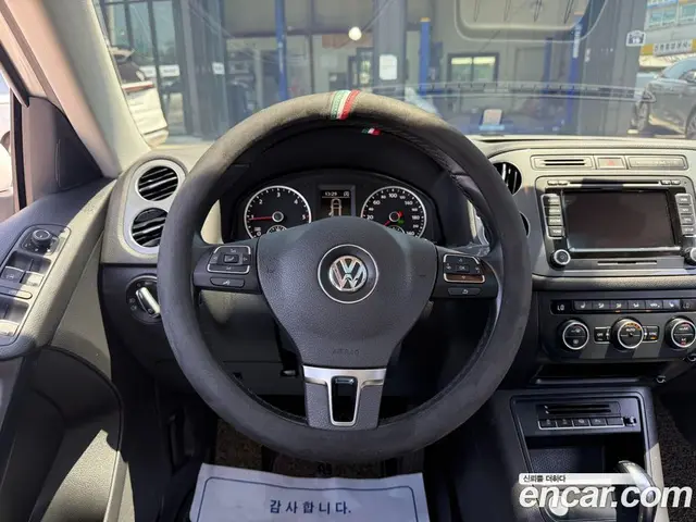 Volkswagen Tiguan 2015 2.0 автомат (гидро), миниатюра 8