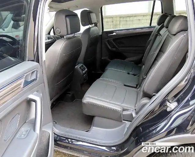 Volkswagen Tiguan 2023 2.0 автомат (гидро), миниатюра 12