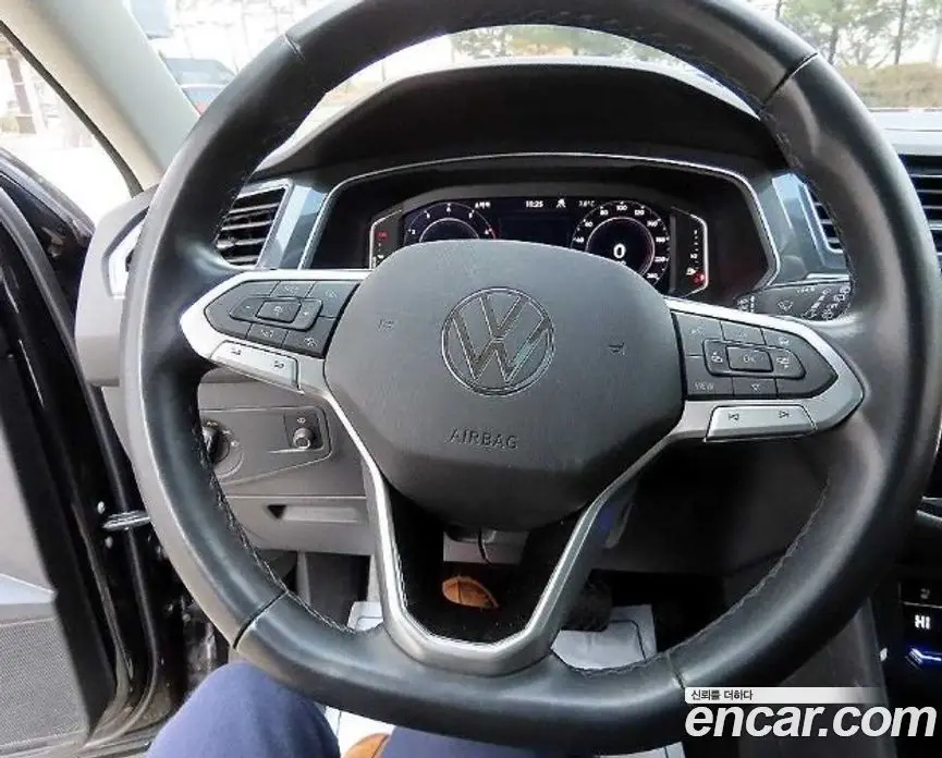 Volkswagen Tiguan 2023 2.0 автомат (гидро), фото 10
