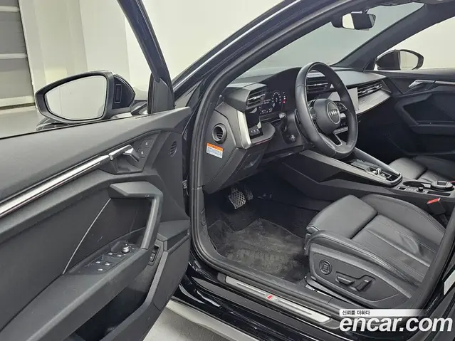 Audi A3 2023 2.0 автомат (гидро), миниатюра 11