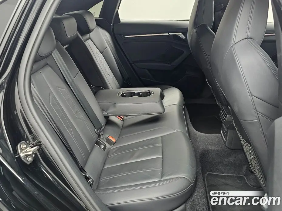 Audi A3 2023 2.0 автомат (гидро), фото 12
