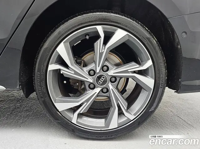 Audi A3 2023 2.0 автомат (гидро), миниатюра 5