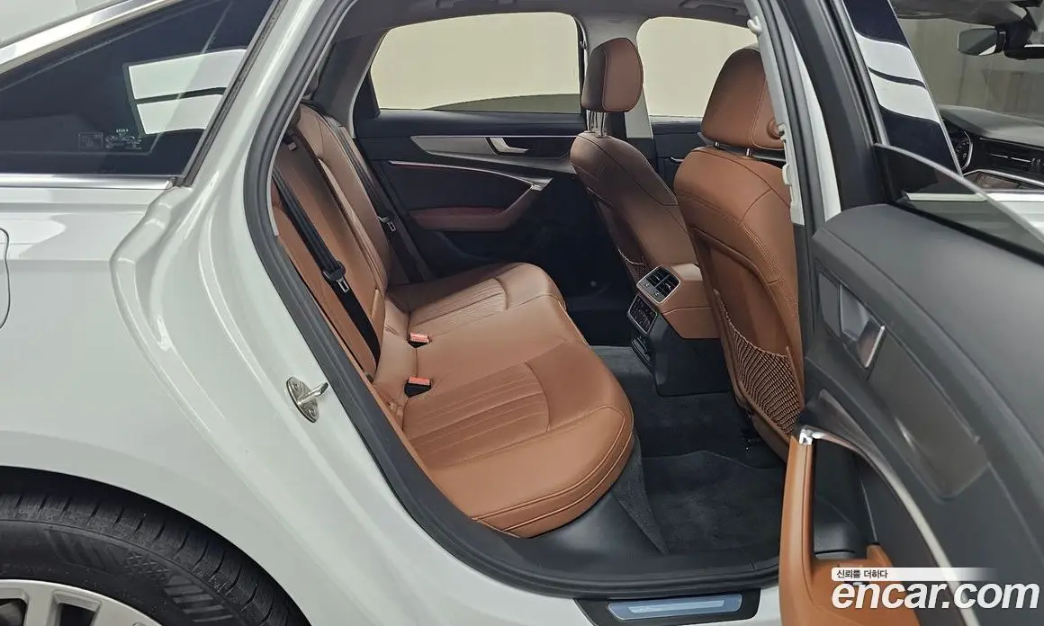 Audi A6 2023 2.0 автомат (гидро), фото 11