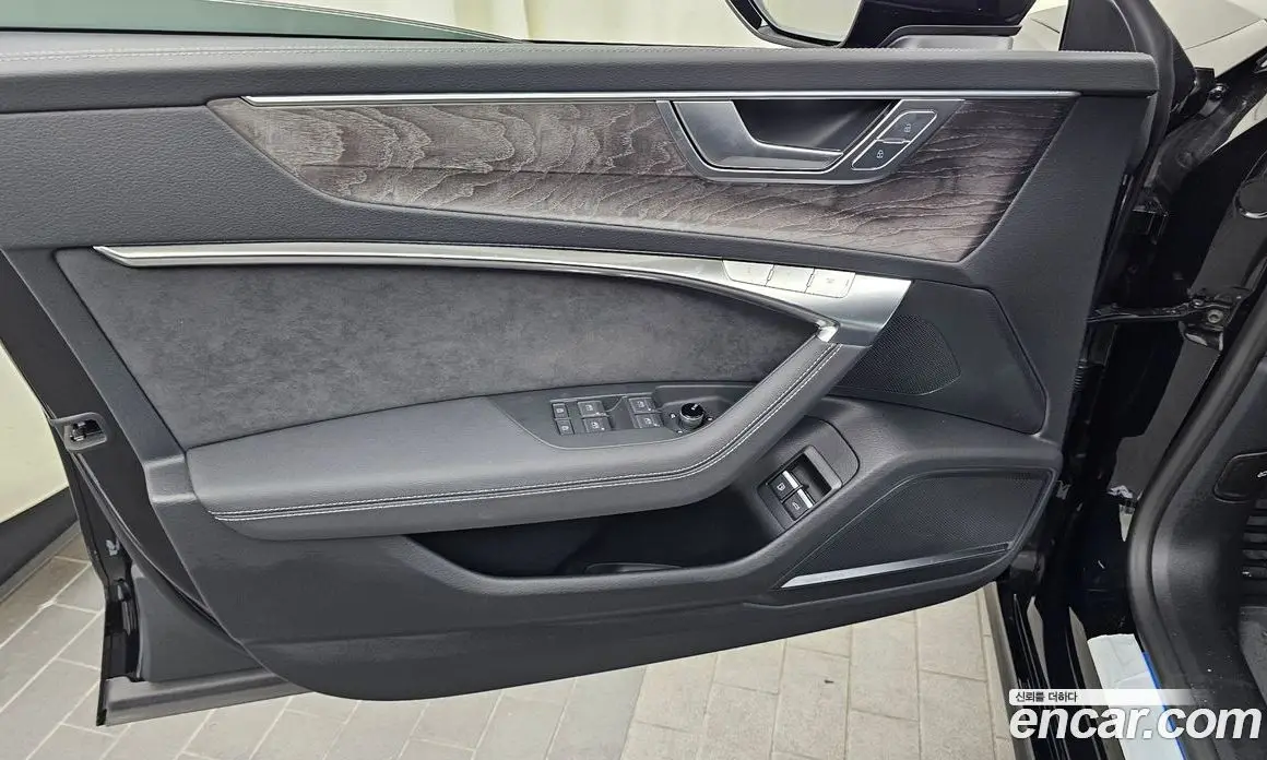 Audi A7 2025 2.0 автомат (гидро), фото 14