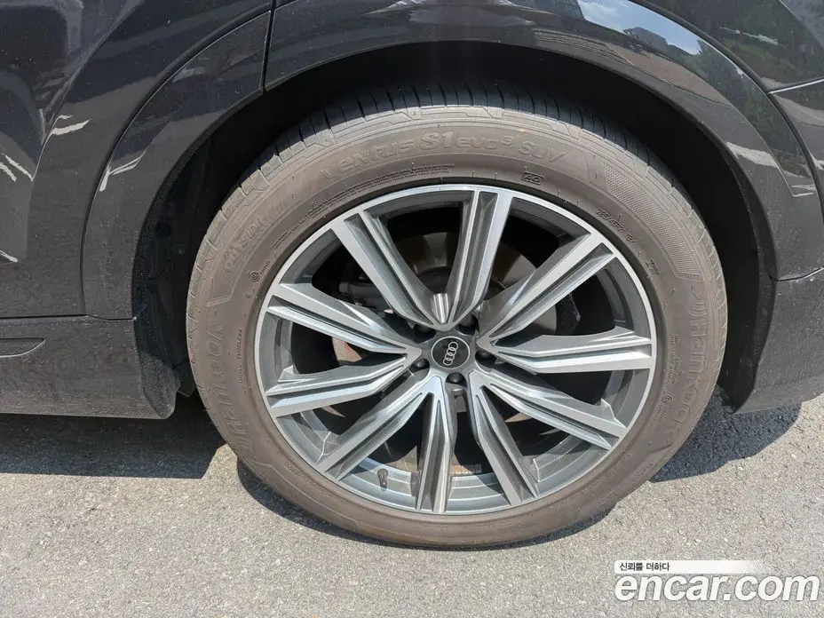 Audi Q8 2021 3.0 автомат (гидро), фото 8
