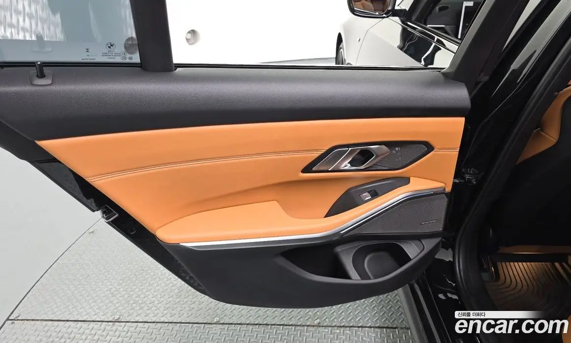 BMW 3 серия 2023 3.0 автомат (гидро), фото 14