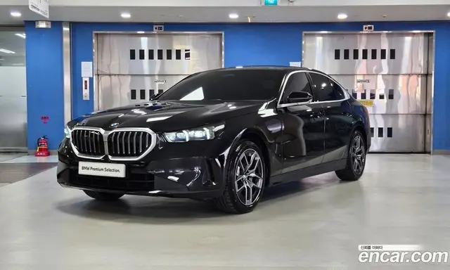 BMW 5 серия, 2025, 4 275 км