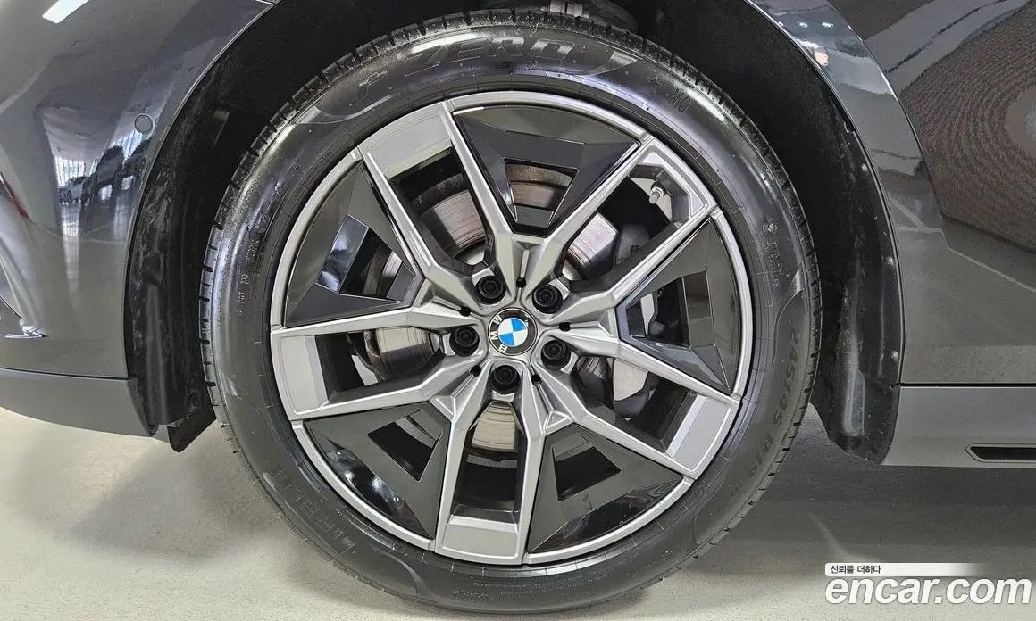 BMW 5 серия 2025 2.0 автомат (гидро), фото 5