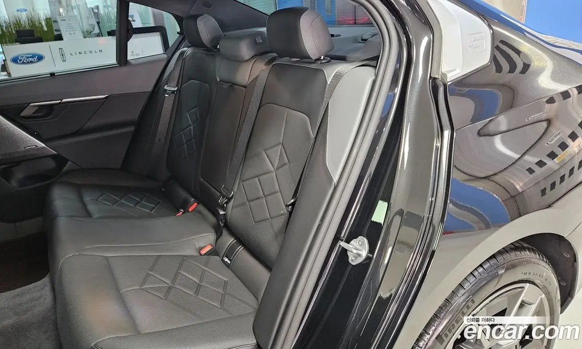 BMW 5 серия 2025 2.0 автомат (гидро), фото 10