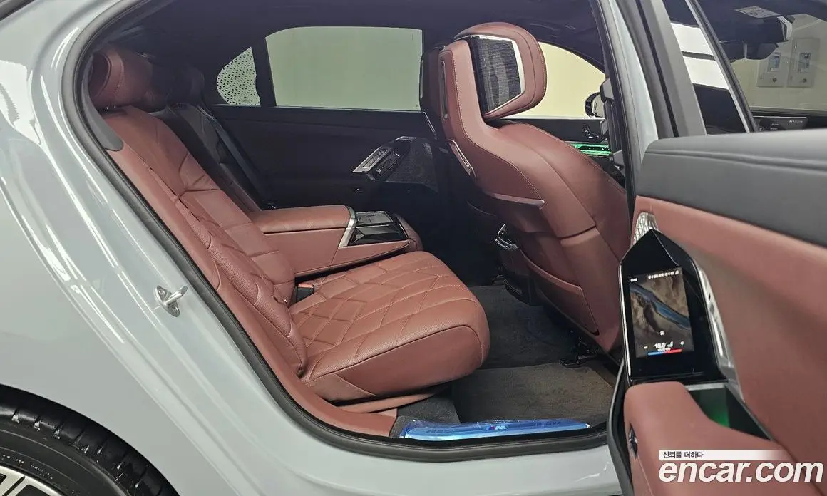 BMW 7 серия 2025 3.0 автомат (гидро), фото 17
