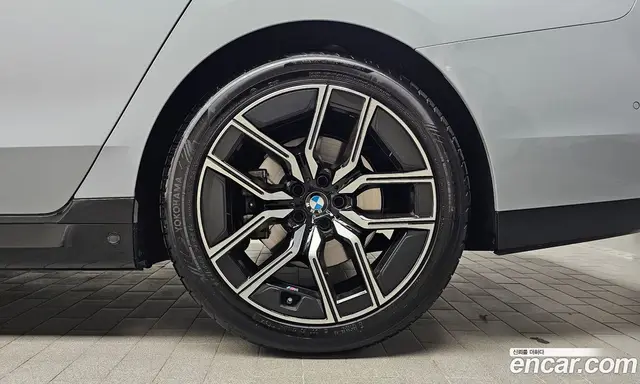 BMW 7 серия 2025 3.0 автомат (гидро), миниатюра 7