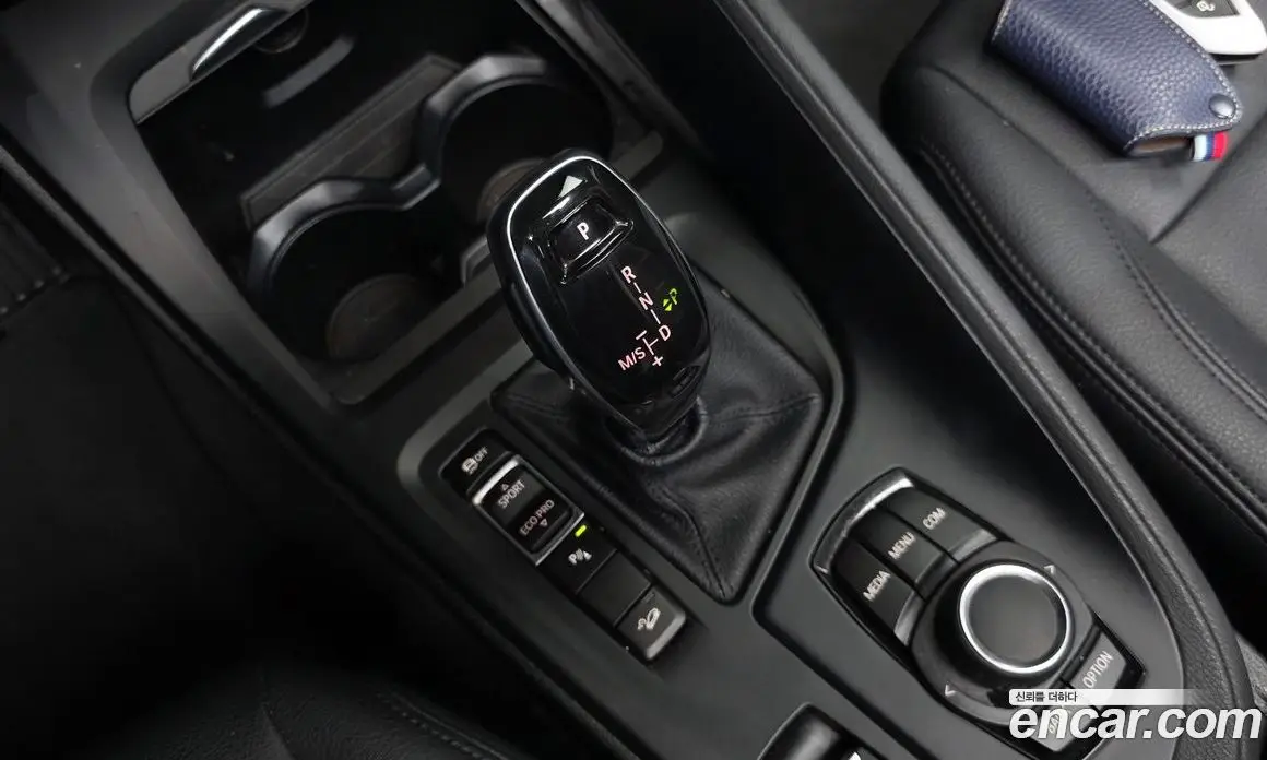 BMW X1 2018 2.0 автомат (гидро), фото 11