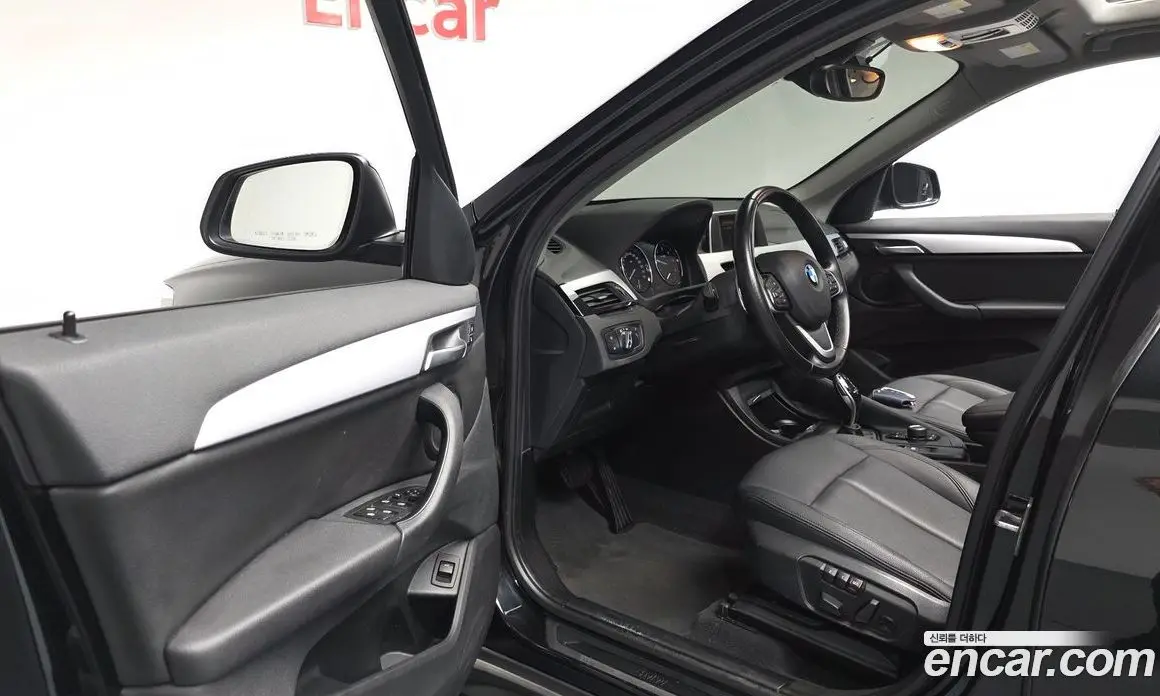 BMW X1 2018 2.0 автомат (гидро), фото 12