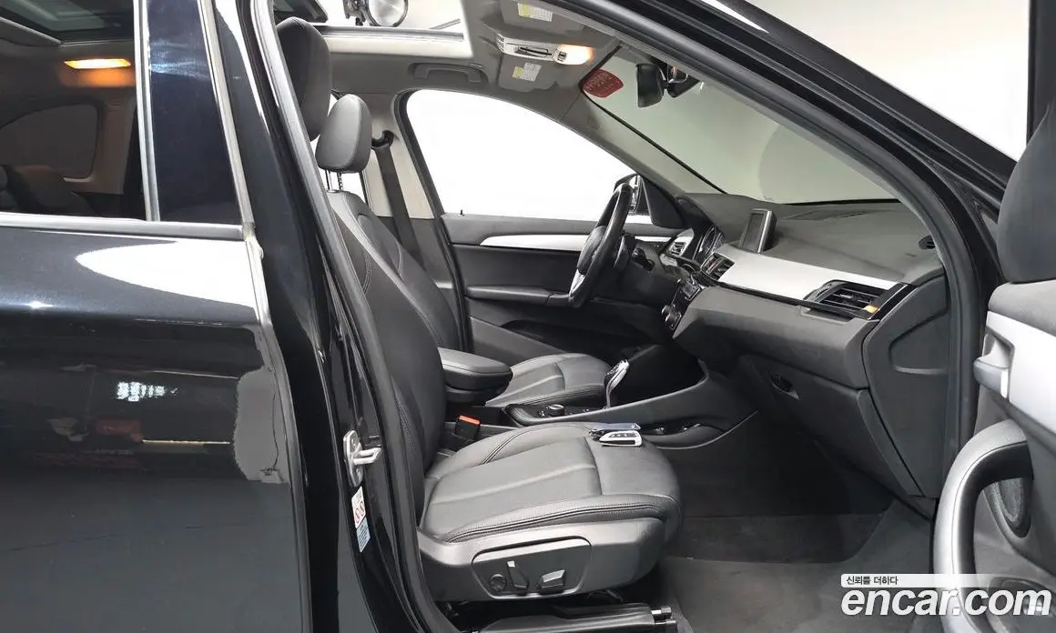 BMW X1 2018 2.0 автомат (гидро), фото 15