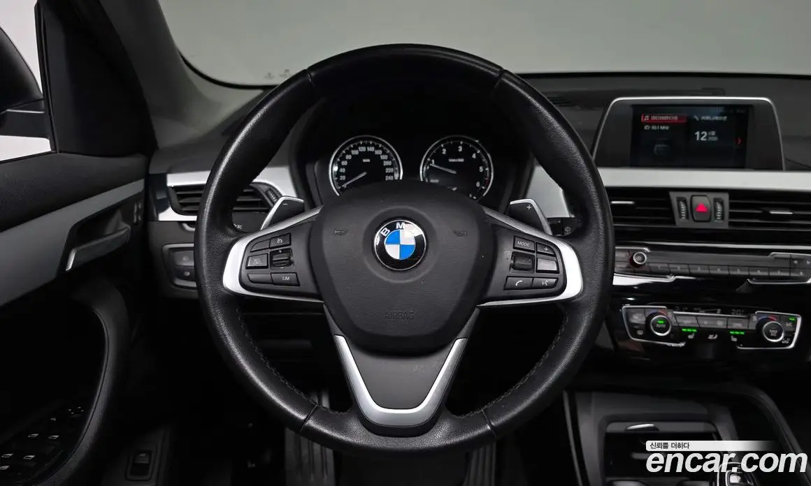 BMW X1 2018 2.0 автомат (гидро), фото 17