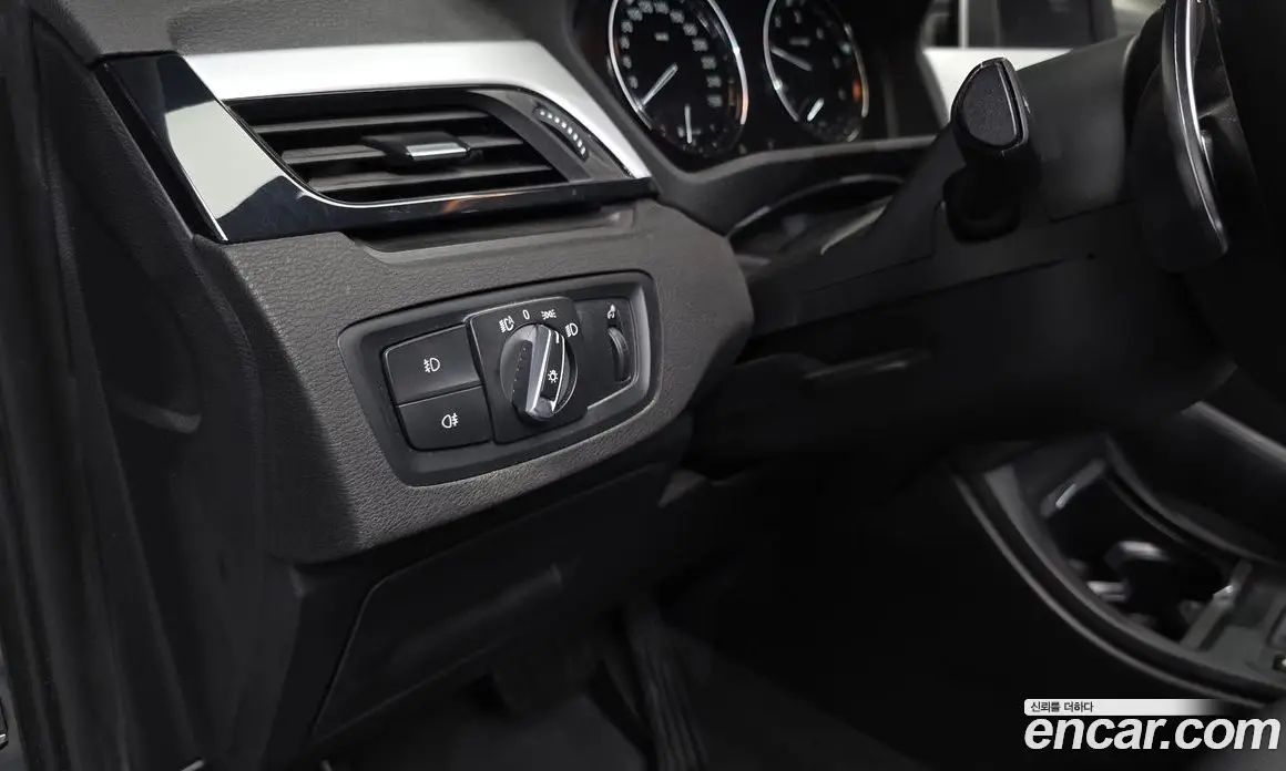 BMW X1 2018 2.0 автомат (гидро), фото 23