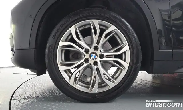 BMW X1 2018 2.0 автомат (гидро), миниатюра 4