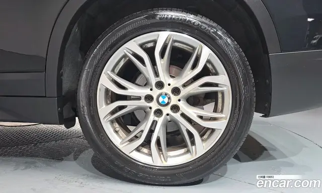 BMW X1 2018 2.0 автомат (гидро), миниатюра 6