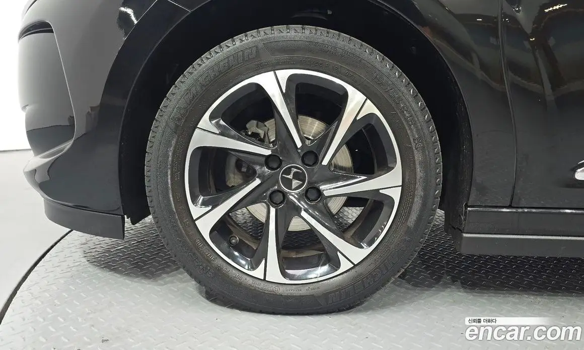 Citroen DS3 2018 1.6 автомат (гидро), фото 5 Citroen DS3 2018 1.6 автомат (гидро), фото 5