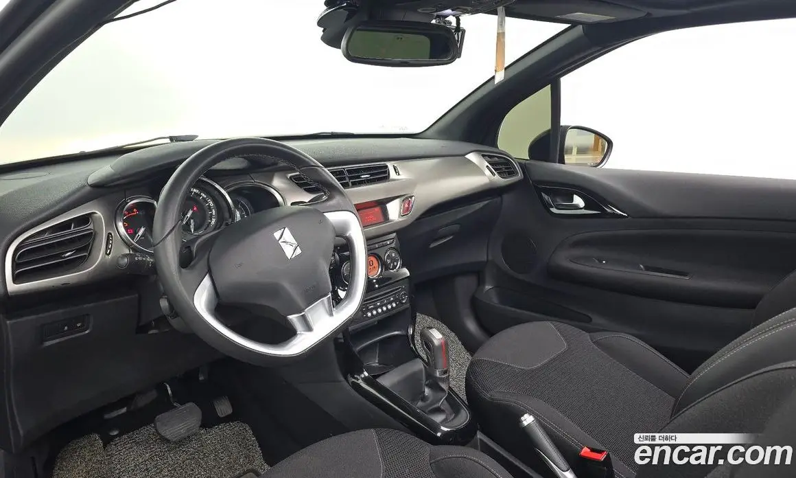 Citroen DS3 2018 1.6 автомат (гидро), фото 7 Citroen DS3 2018 1.6 автомат (гидро), фото 7