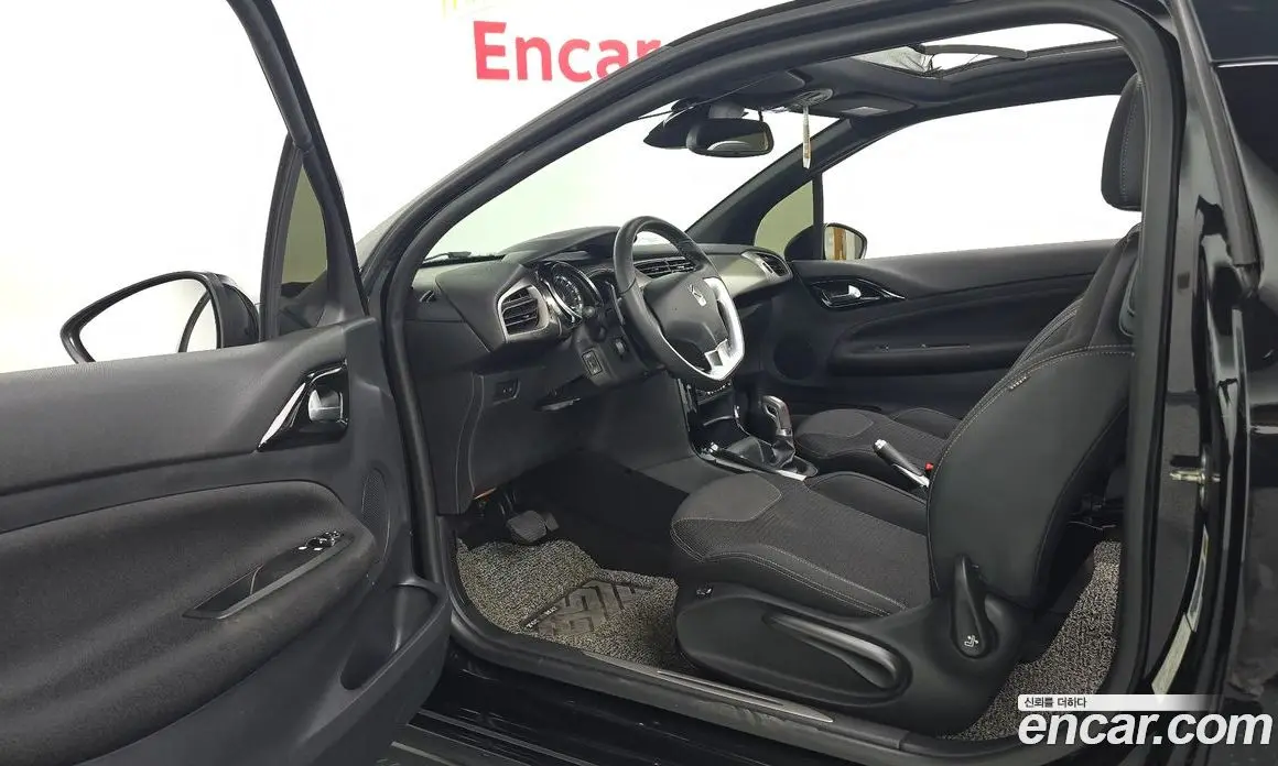 Citroen DS3 2018 1.6 автомат (гидро), фото 10 Citroen DS3 2018 1.6 автомат (гидро), фото 10
