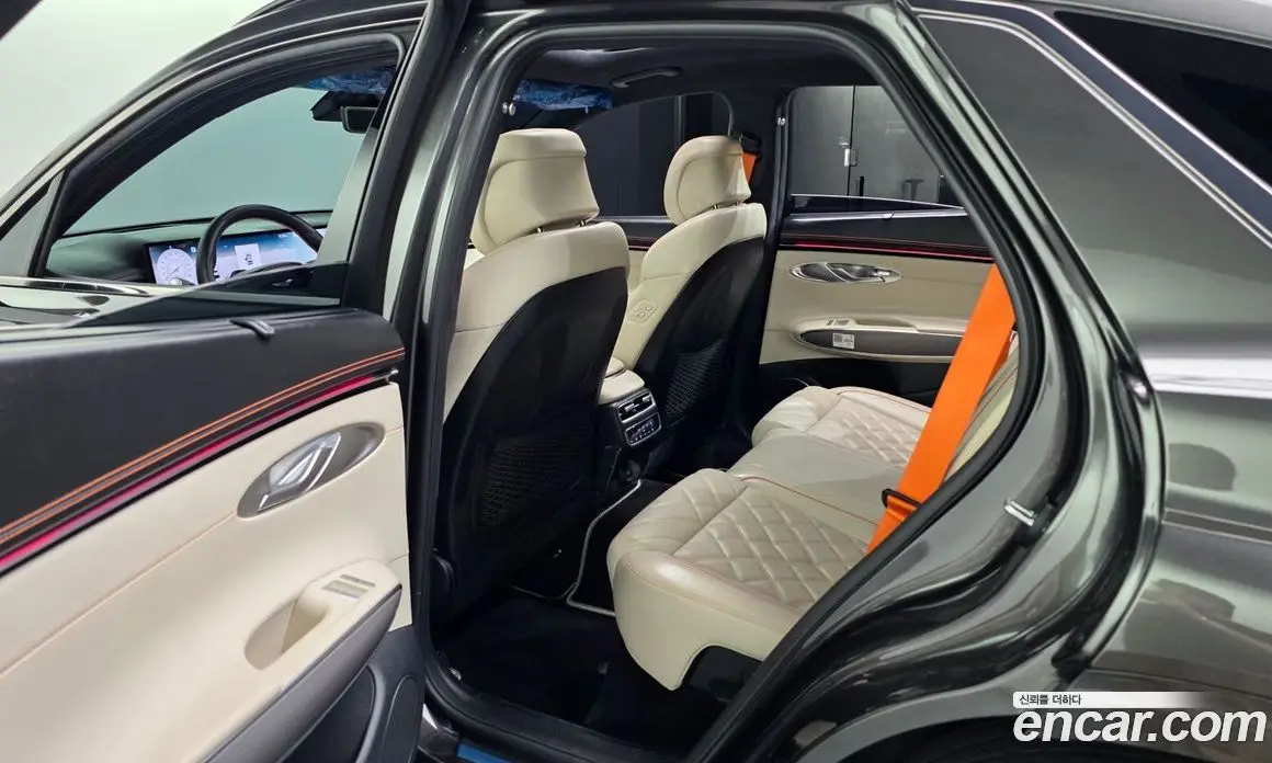 Genesis GV70 2024 2.5 автомат (гидро), фото 16