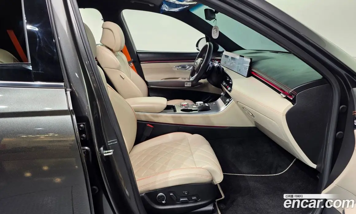 Genesis GV70 2024 2.5 автомат (гидро), фото 17