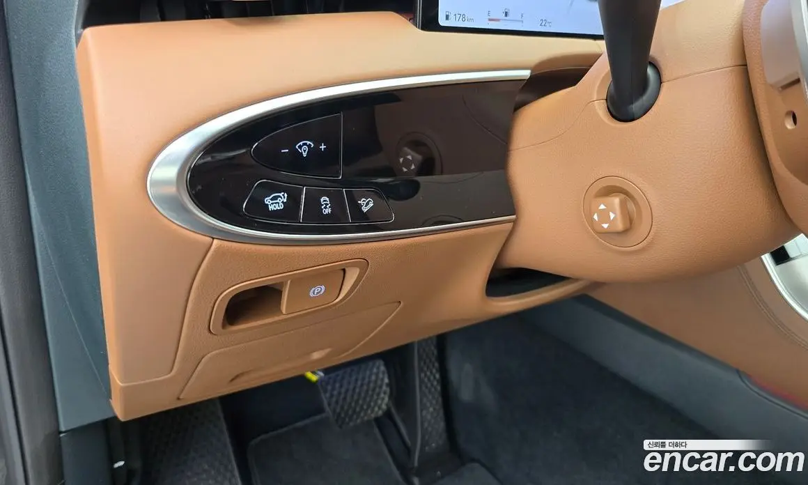 Genesis GV70 2024 2.5 автомат (гидро), фото 25