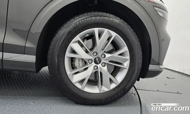 Genesis GV70 2024 2.5 автомат (гидро), миниатюра 7