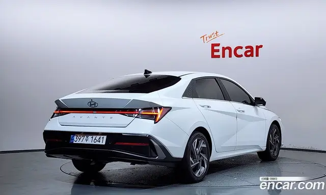 Hyundai Avante 2023 1.6 автомат (гидро), миниатюра 2