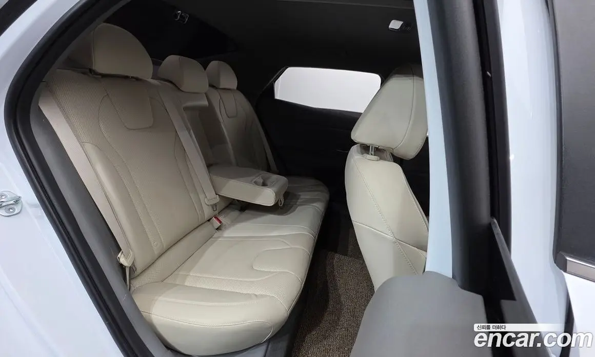 Hyundai Avante 2023 1.6 автомат (гидро), фото 18