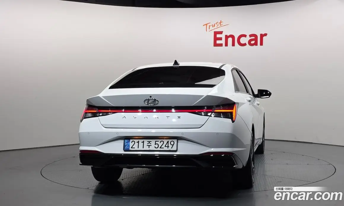 Hyundai Avante 2023 1.6 автомат (гидро), фото 4