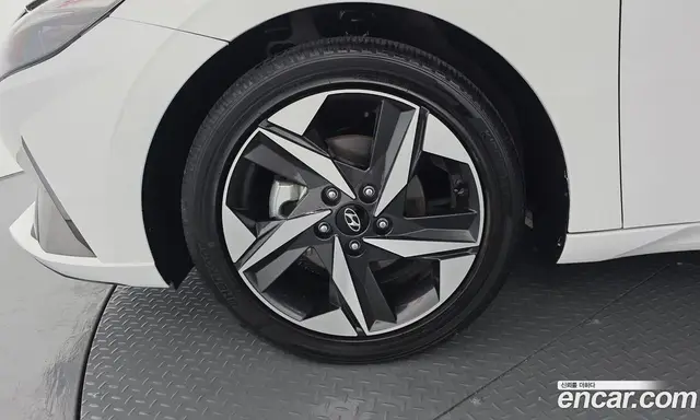 Hyundai Avante 2023 1.6 автомат (гидро), миниатюра 5