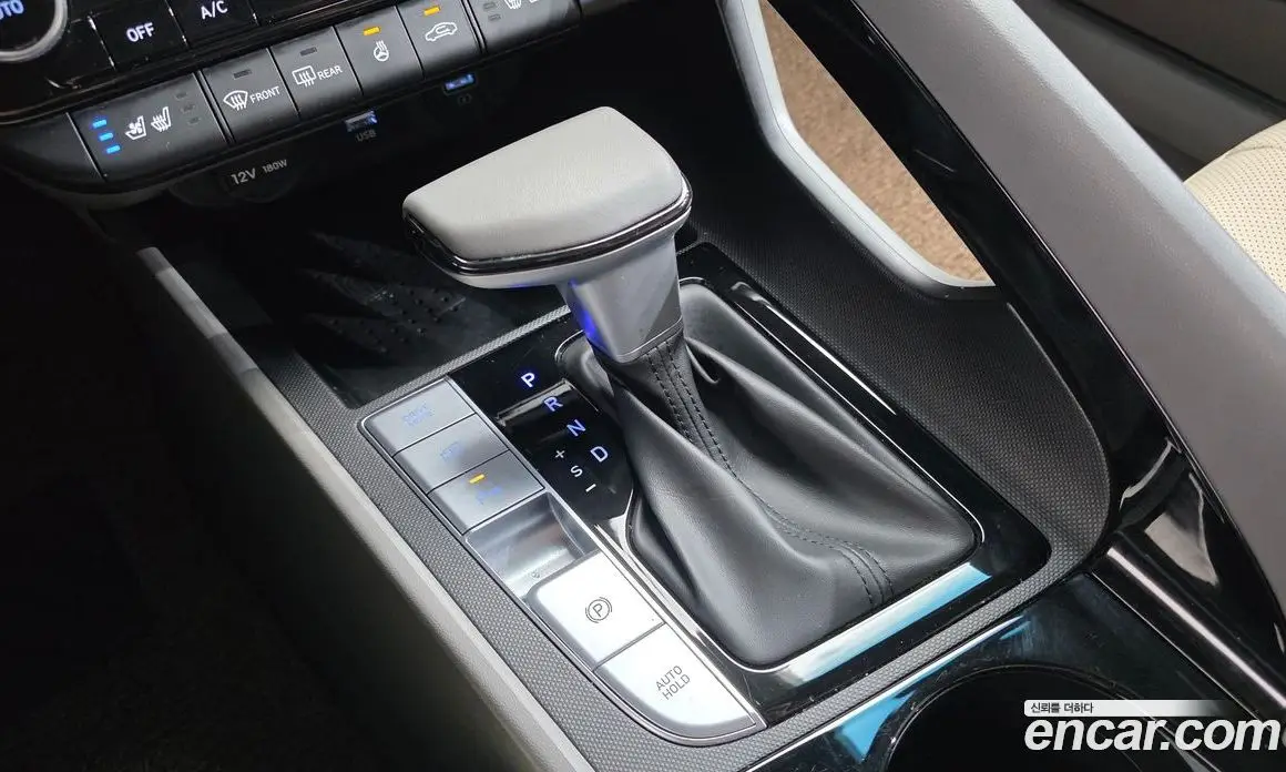 Hyundai Avante 2023 1.6 автомат (гидро), фото 9