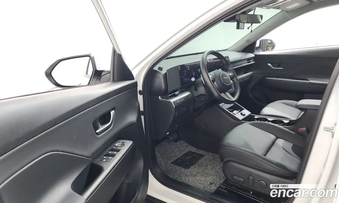 Hyundai Kona 2025 1.6 автомат (гидро), фото 13