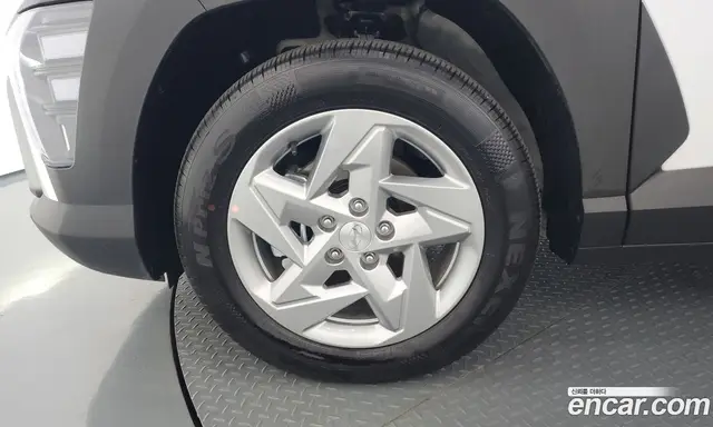 Hyundai Kona 2025 1.6 автомат (гидро), миниатюра 5