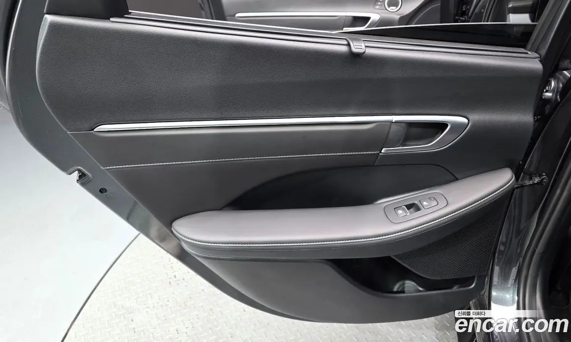 Hyundai Sonata 2023 2.0 автомат (гидро), фото 15