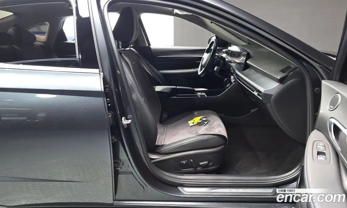 Hyundai Sonata 2023 2.0 автомат (гидро), фото 16