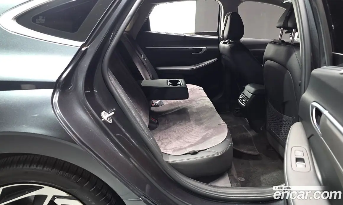 Hyundai Sonata 2023 2.0 автомат (гидро), фото 17