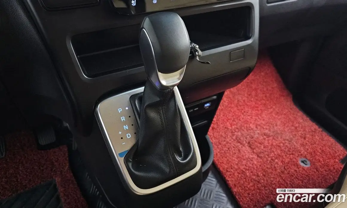 Hyundai Staria 2024 1.6 автомат (гидро), фото 9