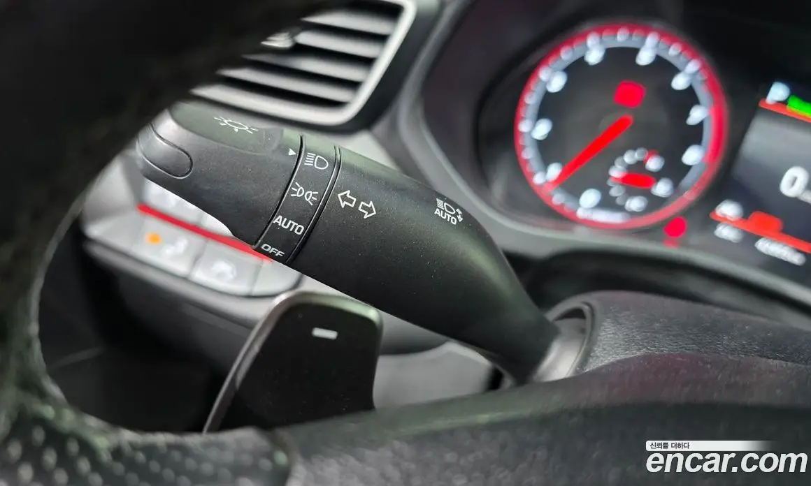 Hyundai Veloster 2018 1.6 автомат (гидро), фото 26