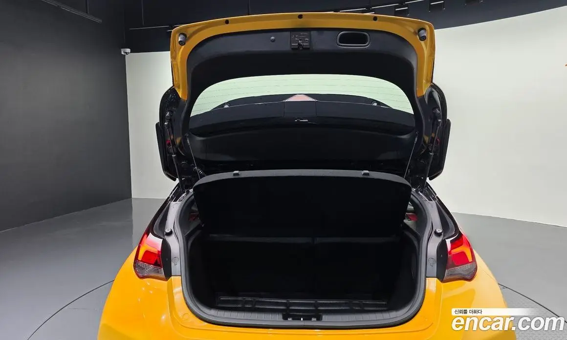 Hyundai Veloster 2018 1.6 автомат (гидро), фото 32