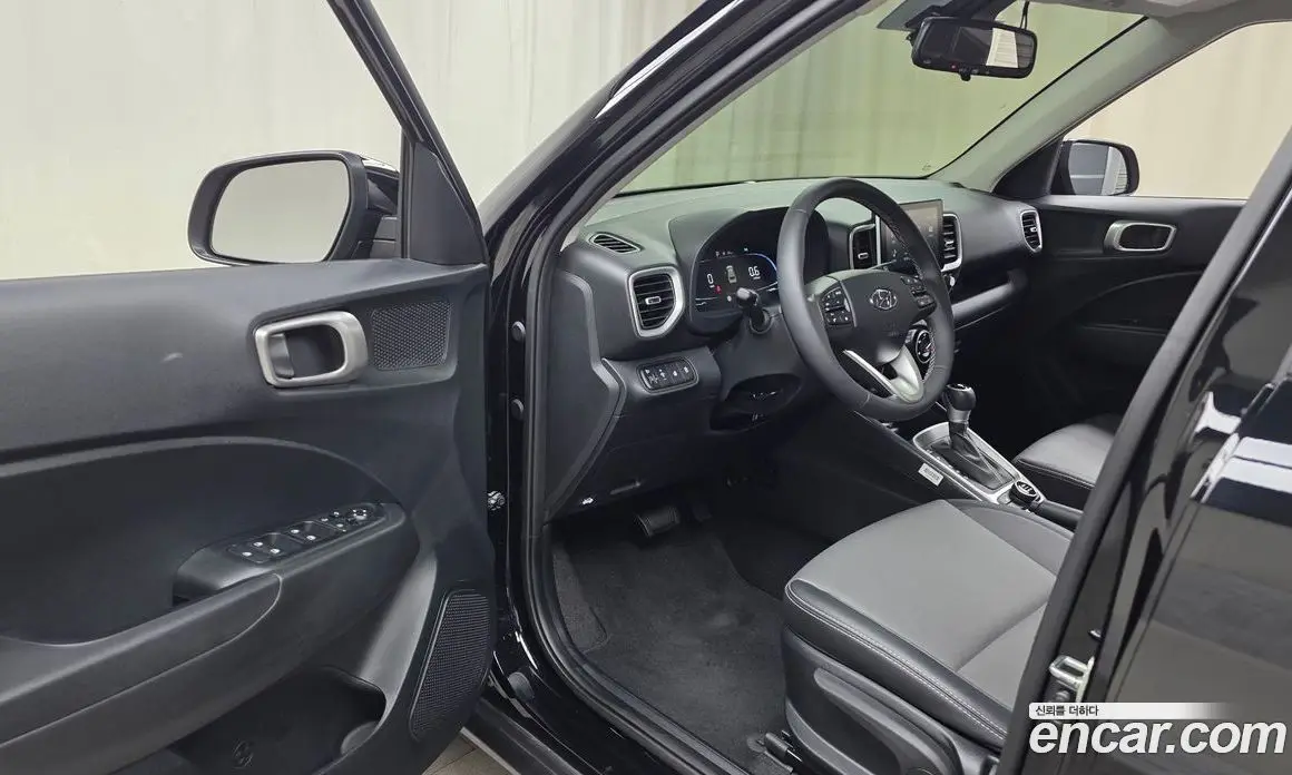 Hyundai Venue 2025 1.6 автомат (гидро), фото 13