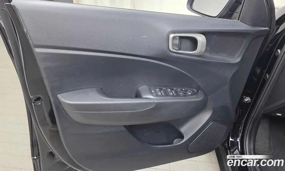 Hyundai Venue 2025 1.6 автомат (гидро), фото 14