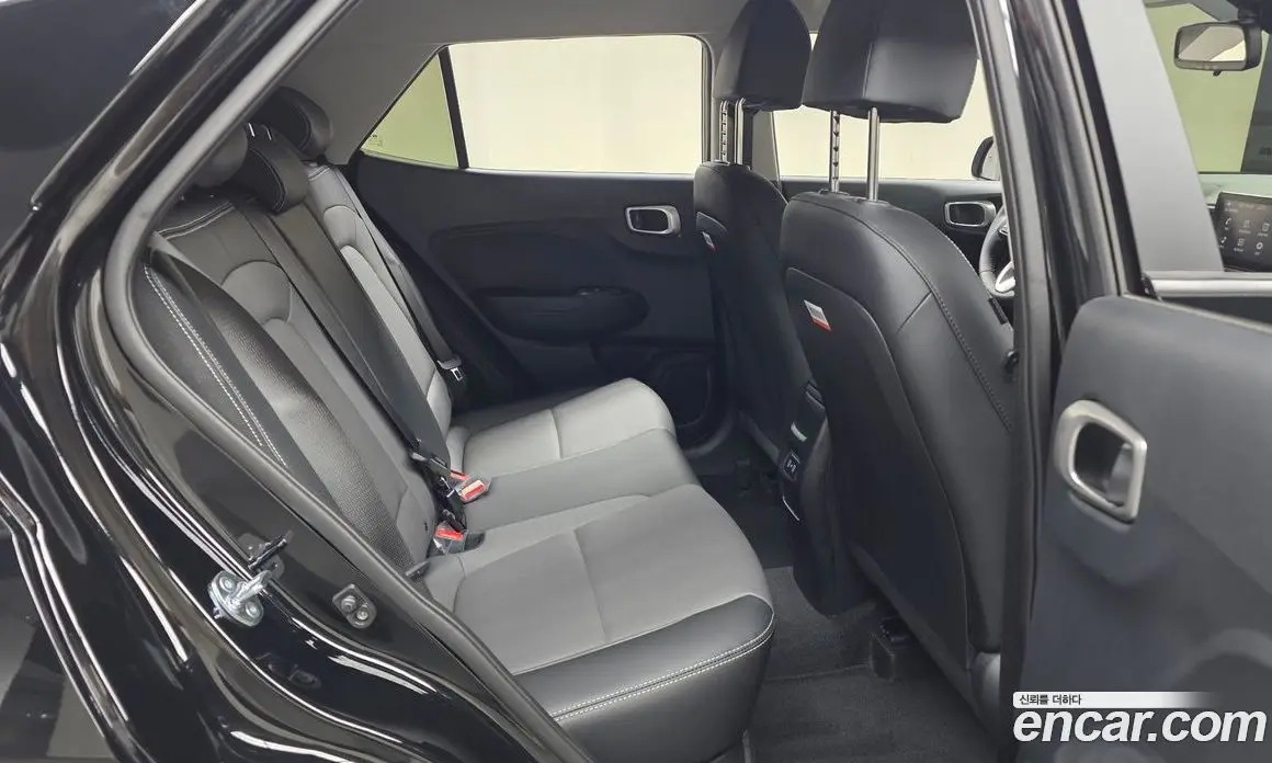 Hyundai Venue 2025 1.6 автомат (гидро), фото 16