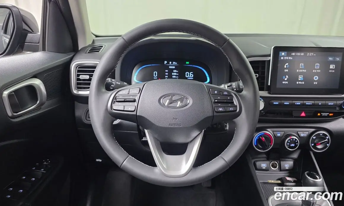Hyundai Venue 2025 1.6 автомат (гидро), фото 19