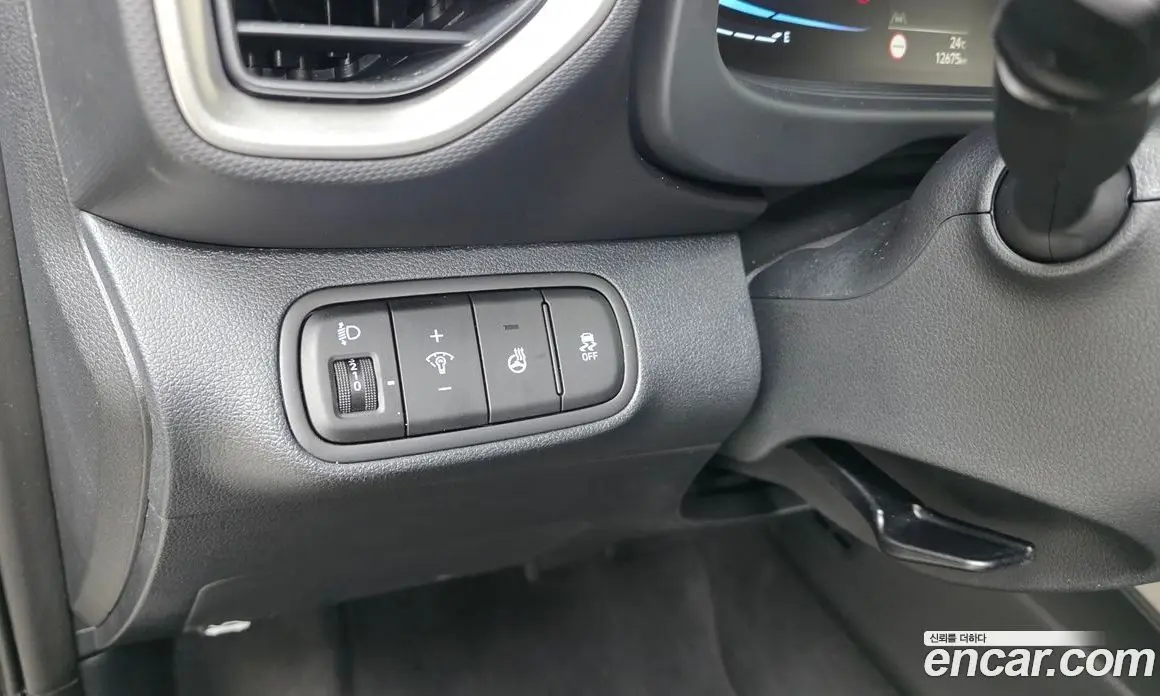 Hyundai Venue 2025 1.6 автомат (гидро), фото 24