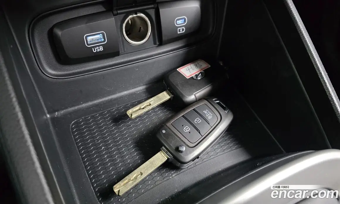 Hyundai Venue 2025 1.6 автомат (гидро), фото 29